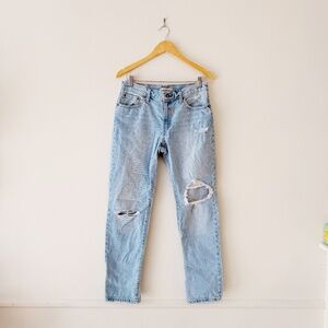 levi's middy straight distressed light wash jeans